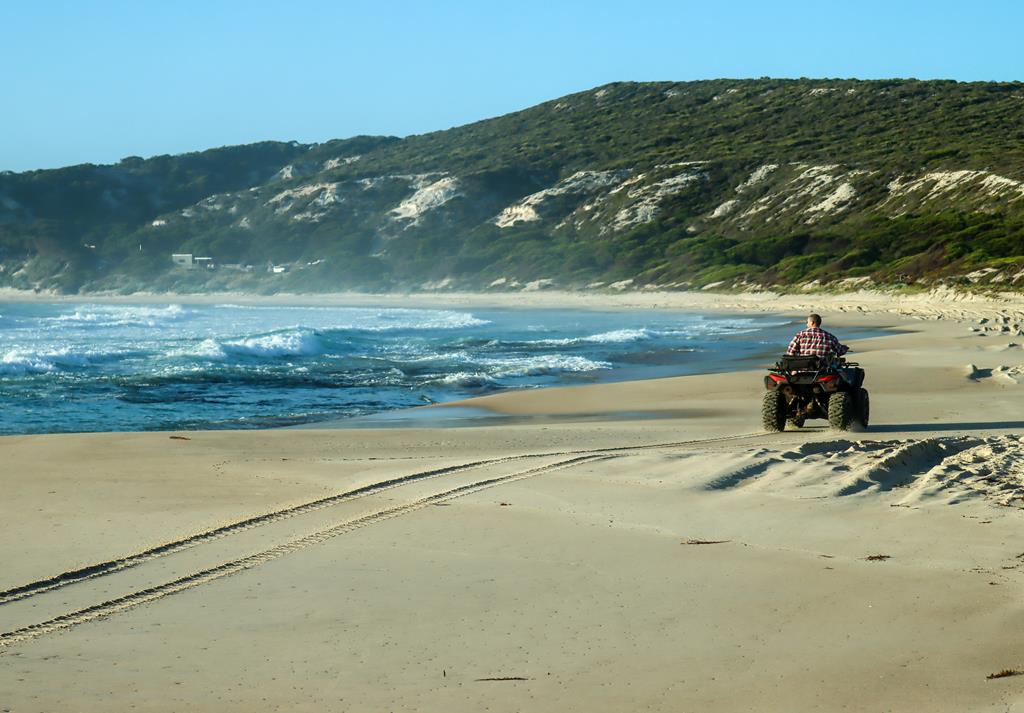 Early morning at Boat Harbour beach