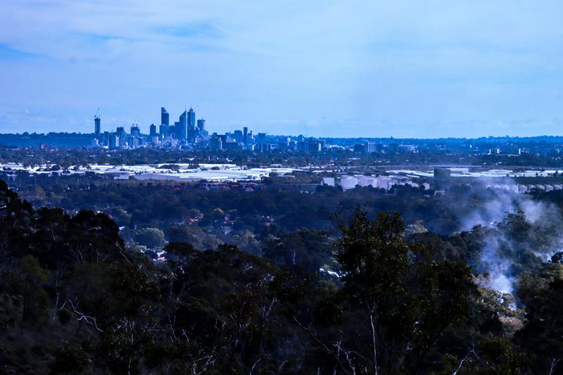 The view of the Perth city form Whistlepipe Gully trail.