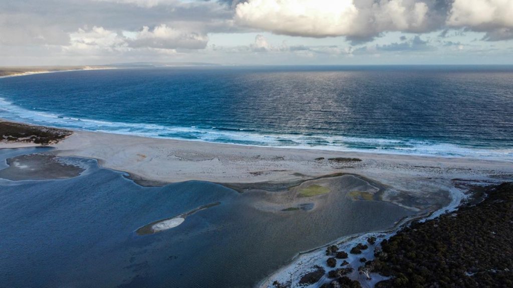 Pallinup Inlet separated from Southern Ocean by a sandbar
