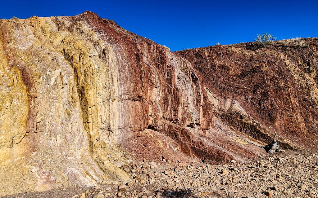 Ochre Pits in the West MacDonnell National Park