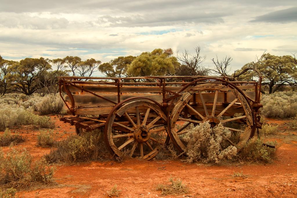 Wagon at Lake Gairdner NP