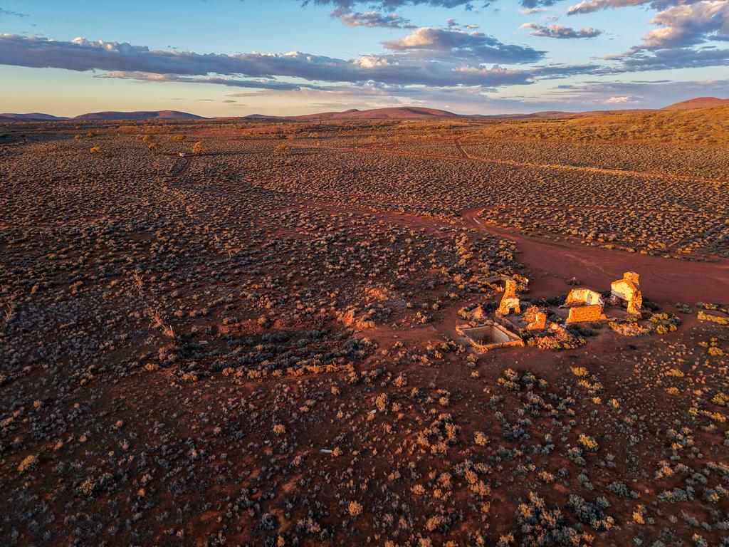 Pondanna Ruins in Lake Gairdner NP